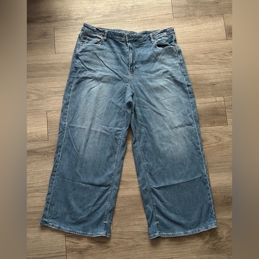 American Eagle Dreamy Drape Stretch Super High-Waisted Baggy Wide-Leg Jean, 20 - Picture 3 of 13